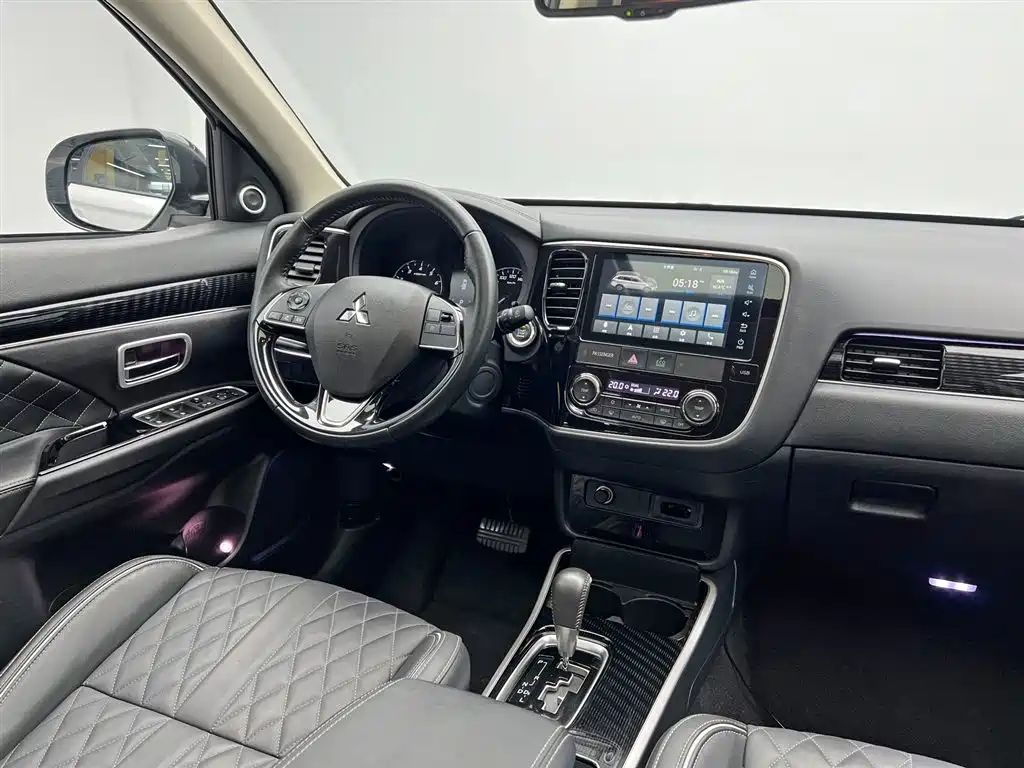 Outlander 2021 2.0L 2WD Changxiang Edition 5-Seater