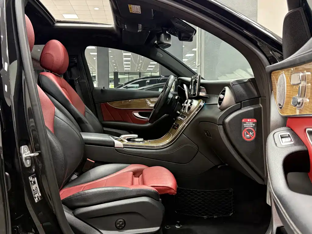 Mercedes-Benz GLC Coupe 2018 GLC 260 4MATIC Coupe SUV