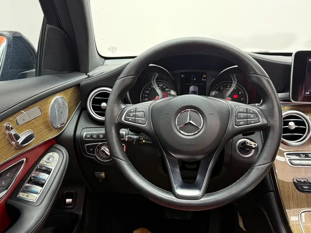 Mercedes-Benz GLC Coupe 2018 GLC 260 4MATIC Coupe SUV