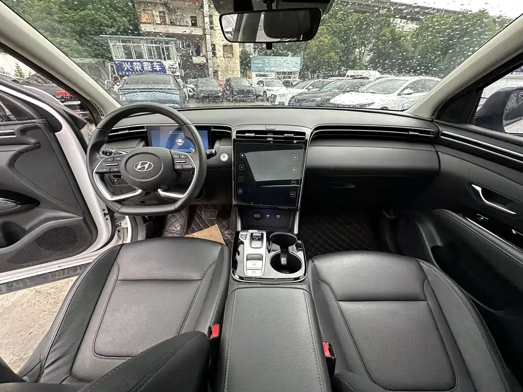 Hyundai Tucson L 2021 1.5T DCT LUX Premium