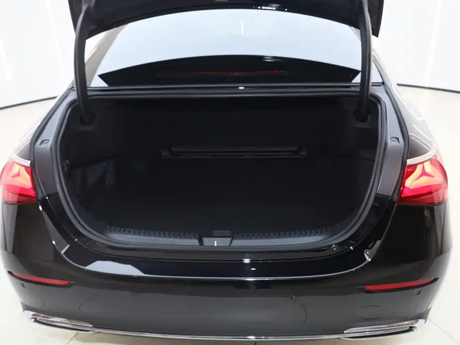 Mercedes-Benz E-Class 2024 E 300 L Fashion Edition