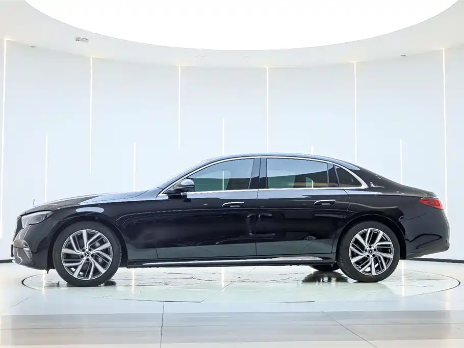 Mercedes-Benz E-Class 2024 E 300 L Fashion Edition
