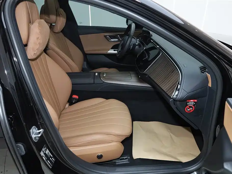Mercedes-Benz E-Class 2024 E 300 L Fashion Edition