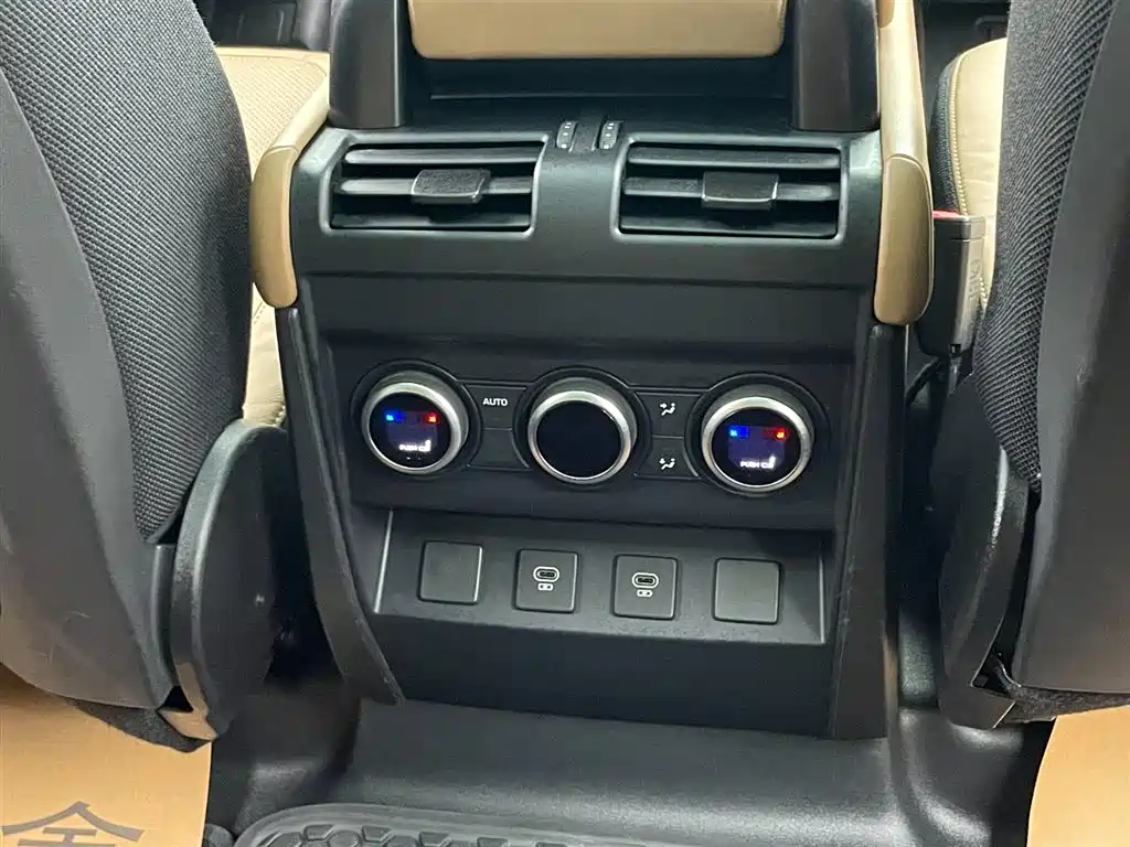 Land Rover Defender 2025 110 3.0T P400 Dark Edition