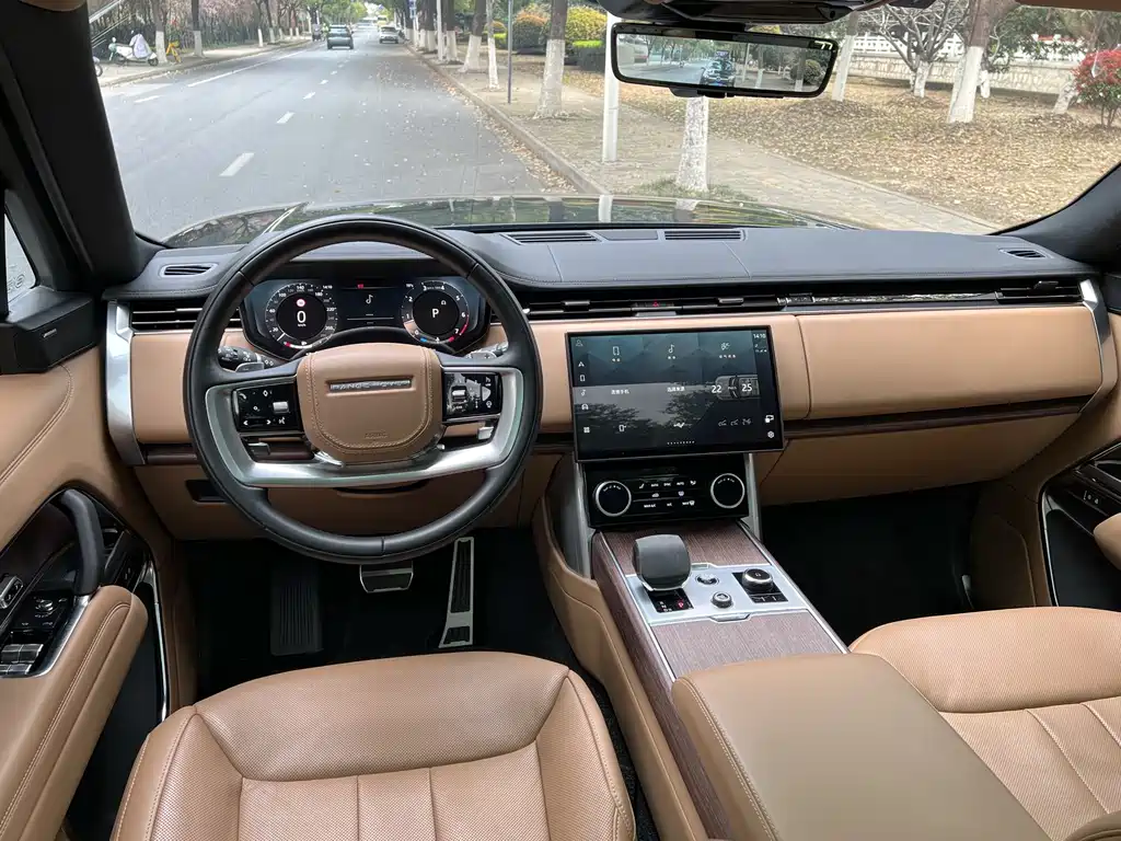 Range Rover 2023 3.0 L6 360PS Vogue Edition