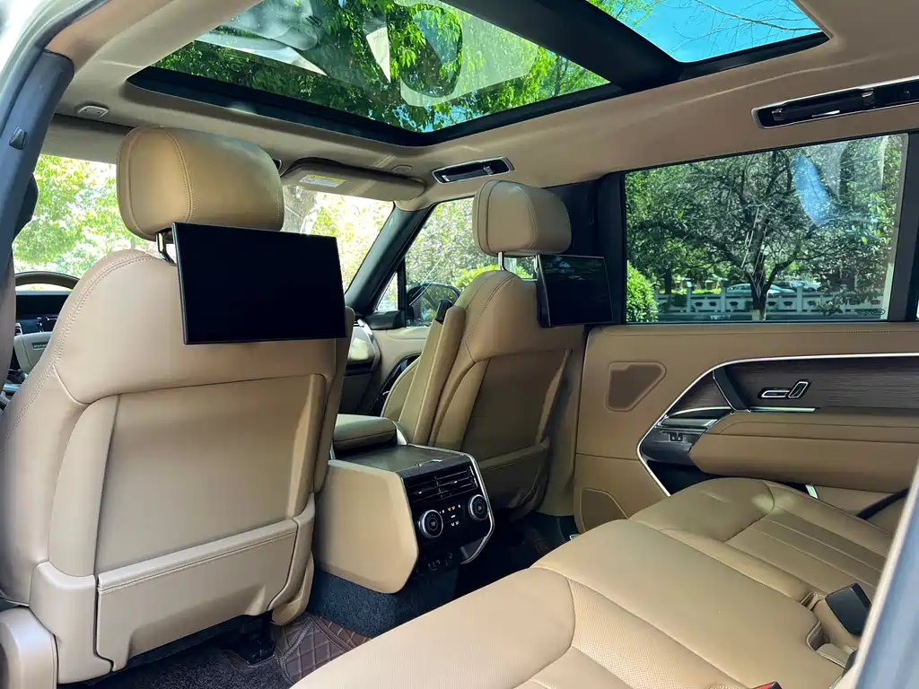 Land Rover Range Rover 2023 3.0 L6 400PS Autobiography LWB