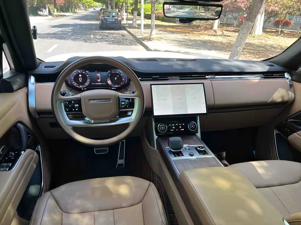 Land Rover Range Rover 2023 3.0 L6 400PS Autobiography LWB