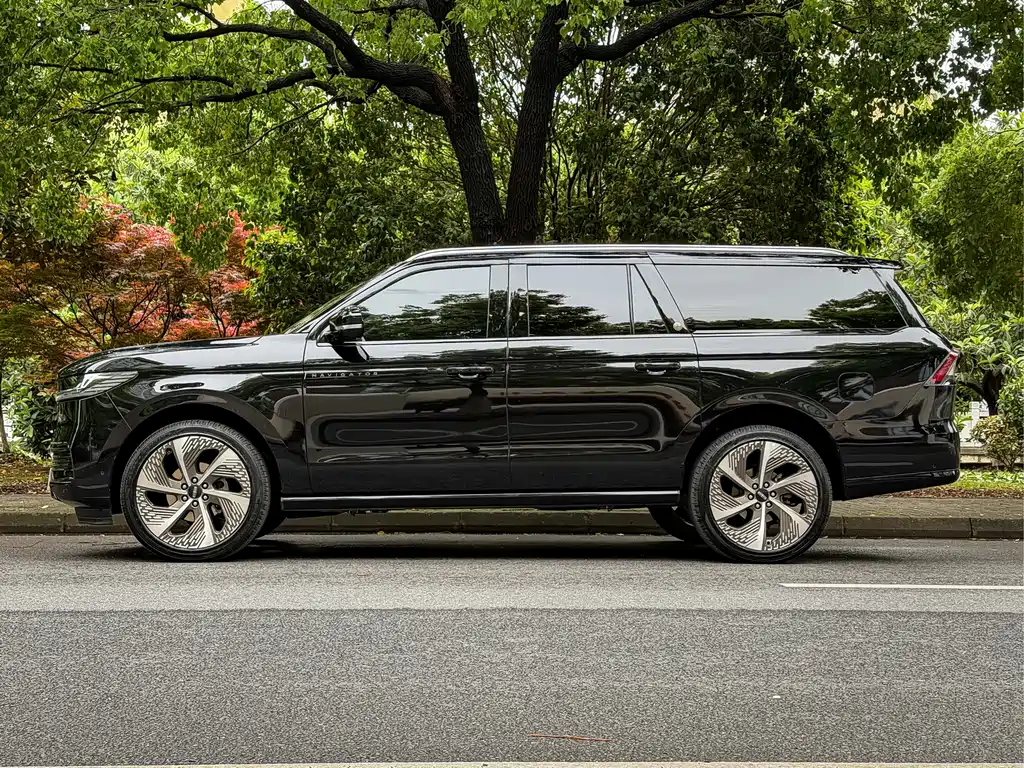 Lincoln Navigator 2025 3.5T Extended President Edition