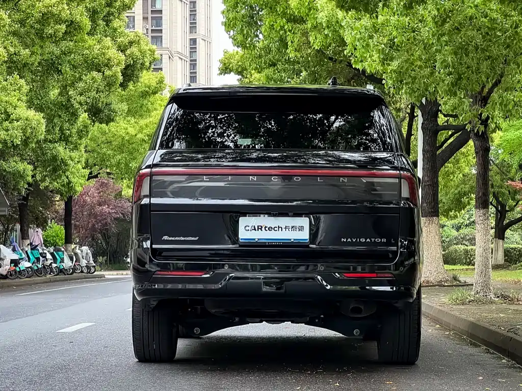 Lincoln Navigator 2025 3.5T Extended President Edition