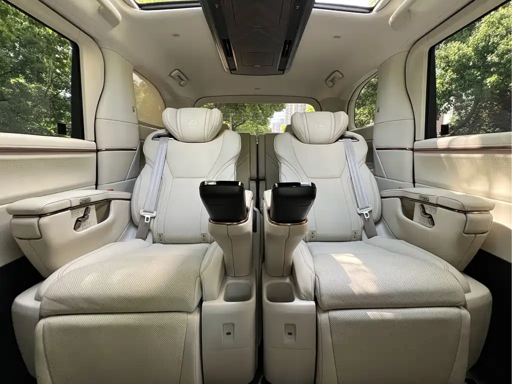 Lexus LM 2023 500h Six-Seater Prestige Edition