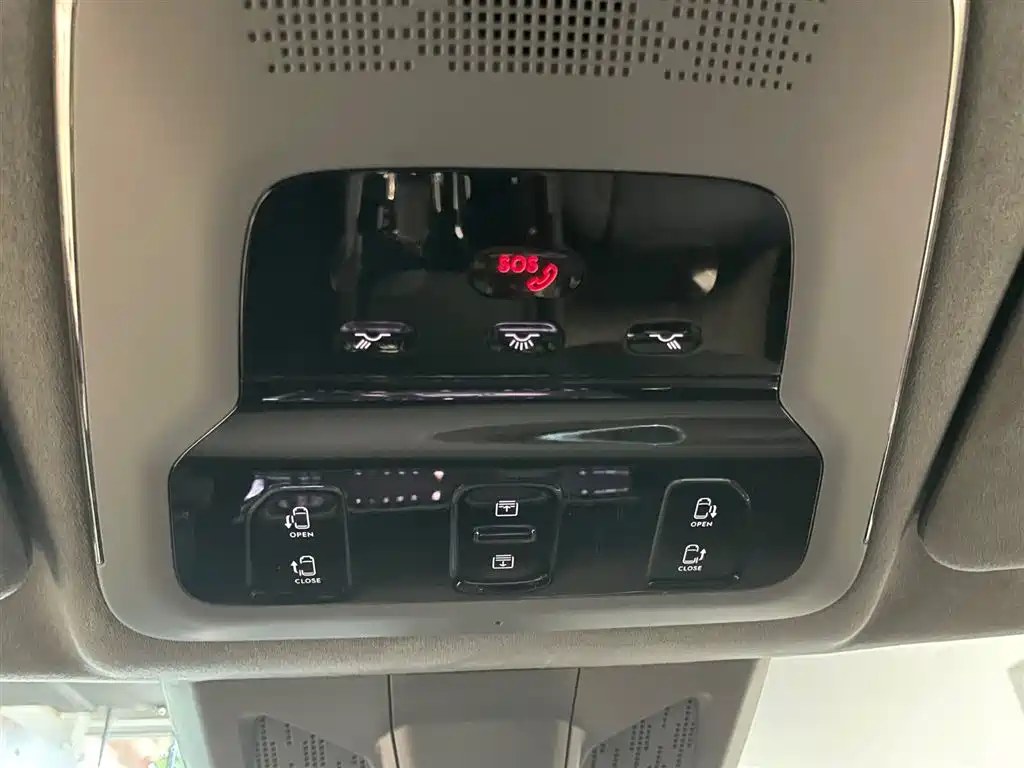 Zeekr 009 2024 Seven-Seater Aisle Edition AWD 108kWh