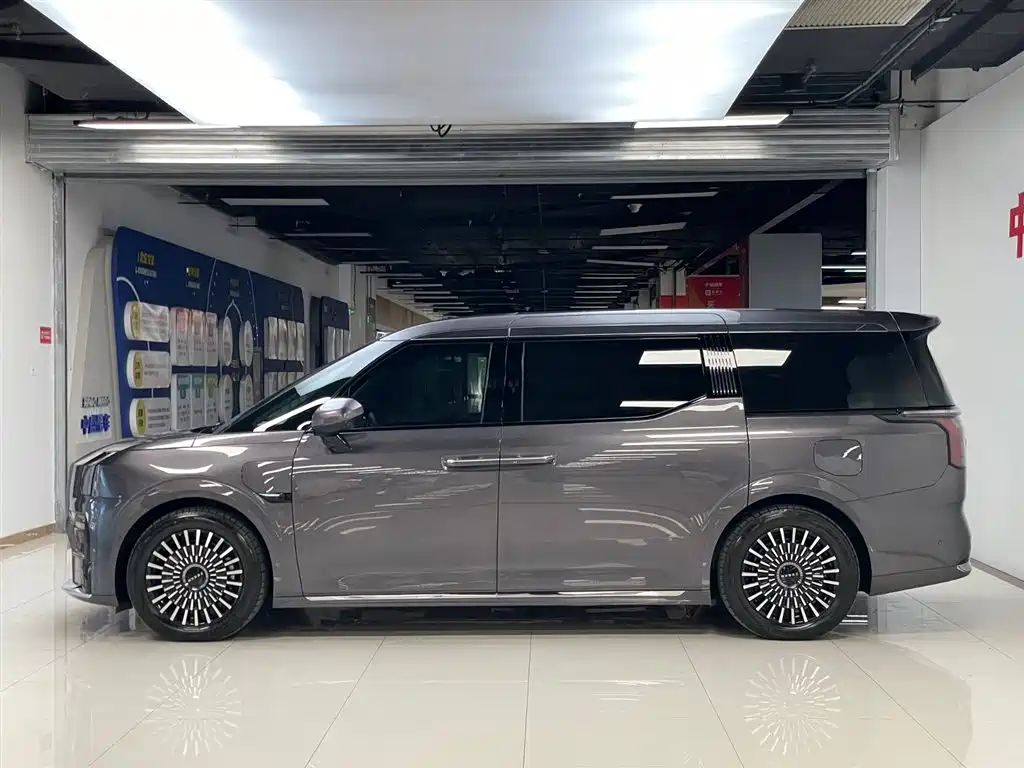 Zeekr 009 2024 Seven-Seater Aisle Edition AWD 108kWh
