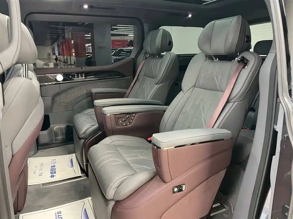 Zeekr 009 2024 Seven-Seater Aisle Edition AWD 108kWh