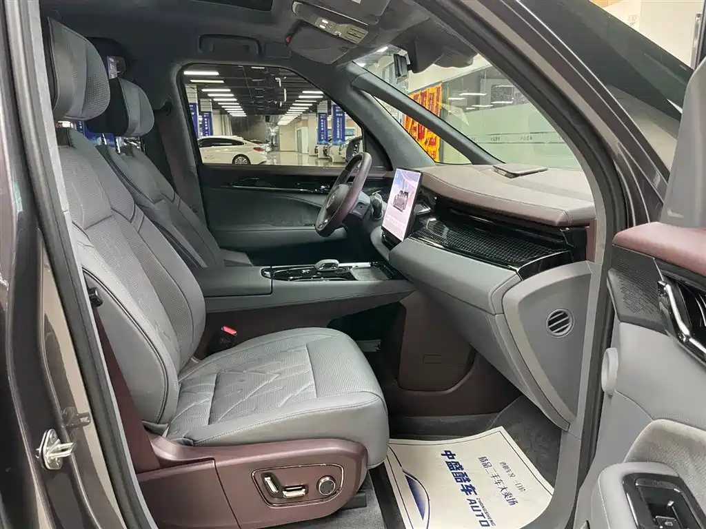 Zeekr 009 2024 Seven-Seater Aisle Edition AWD 108kWh