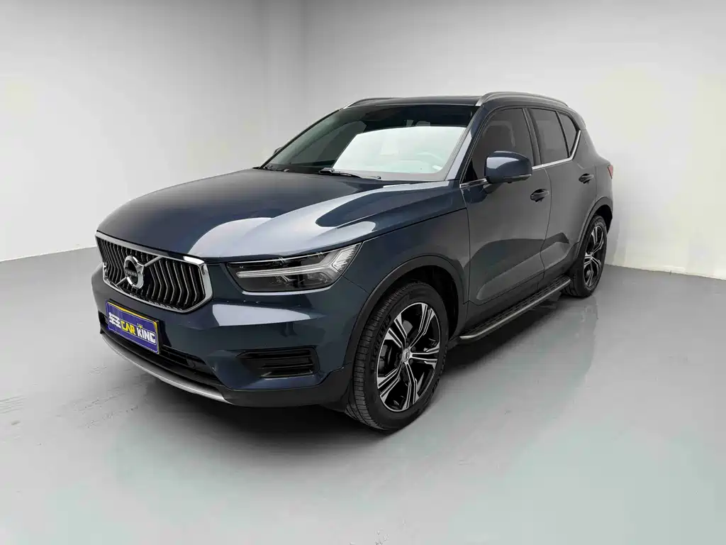 Volvo XC40 2022 T4 AWD Momentum