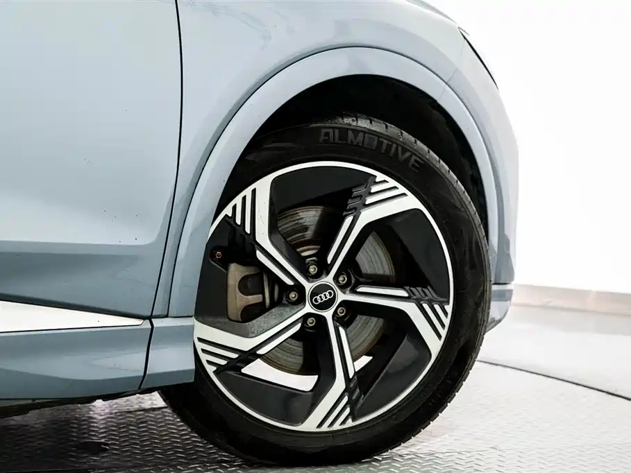 Audi Q4 e-tron 2023 50 e-tron quattro