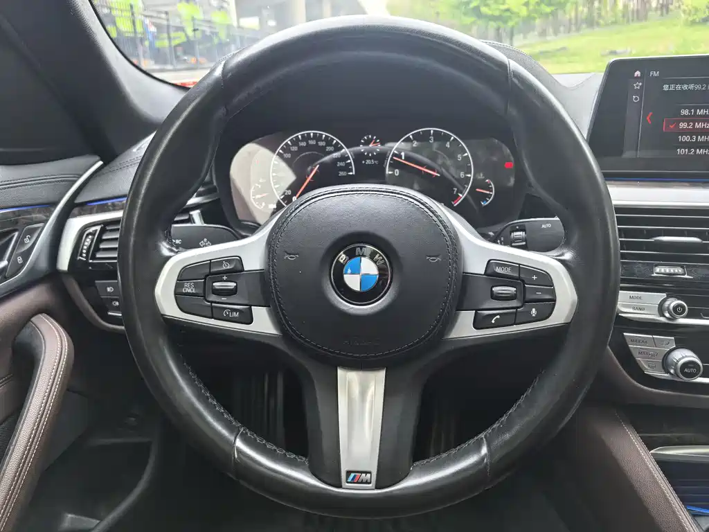 BMW 5 Series 2019 525Li M Sport Package