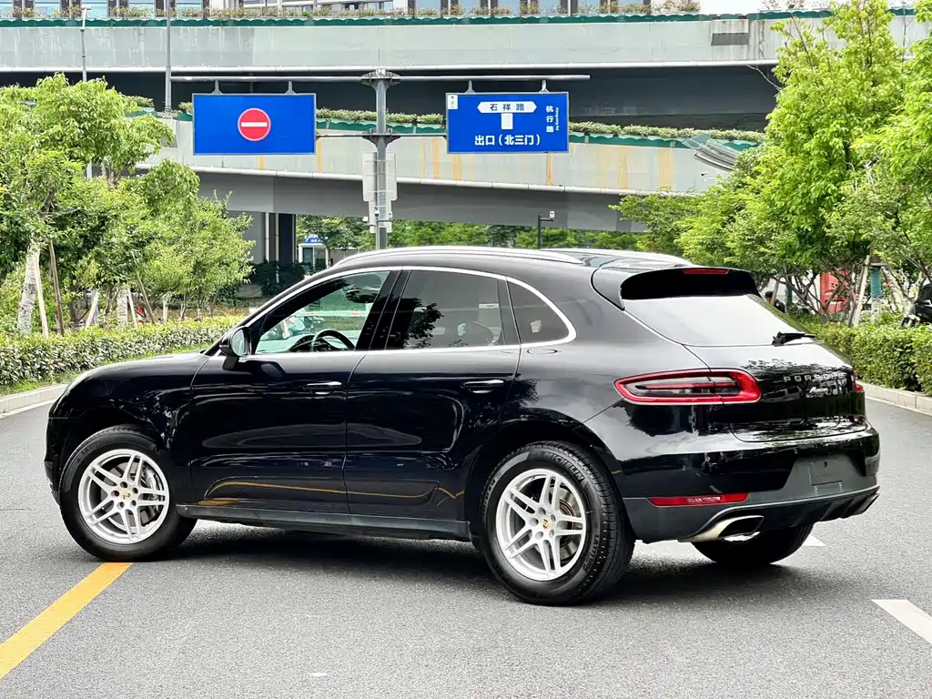 Porsche Macan 2.0T 2016