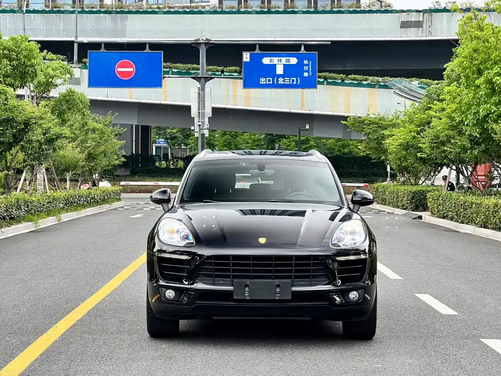 Porsche Macan 2.0T 2016