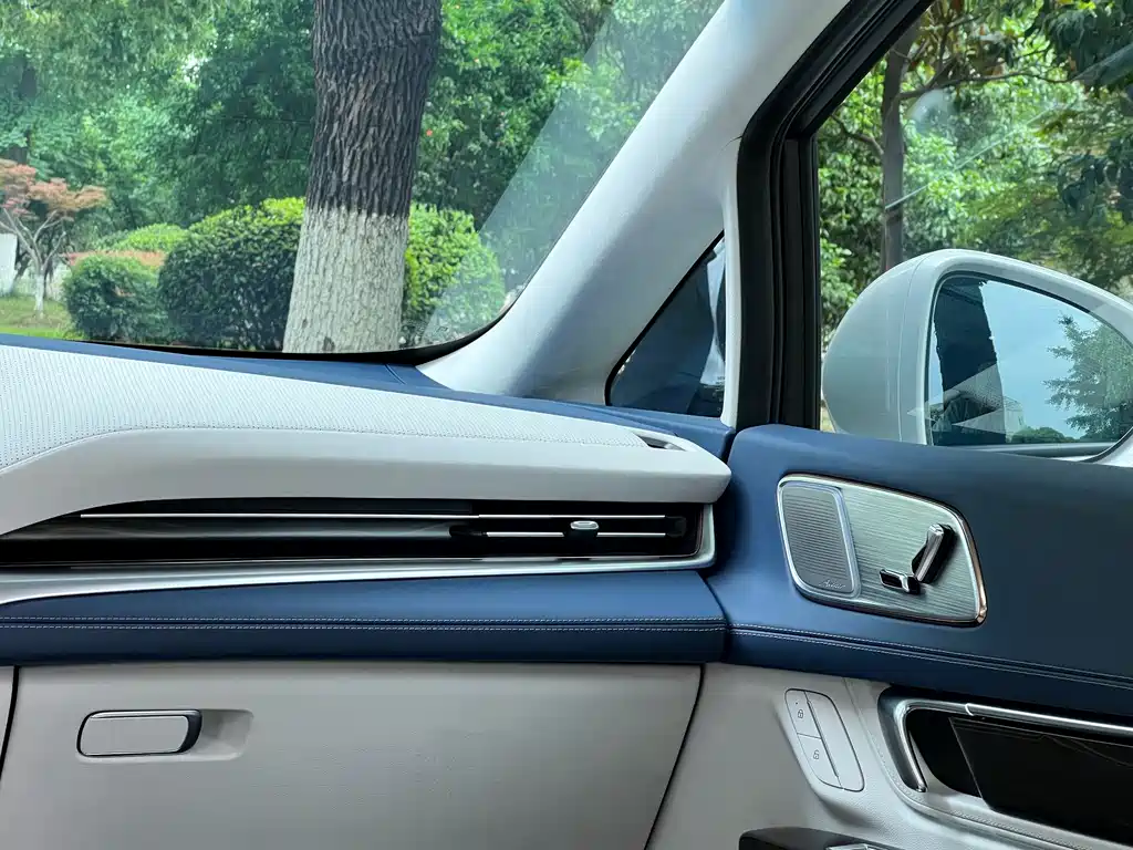 Buick Century 2025 2.0T 7-Seater Yunshi Edition