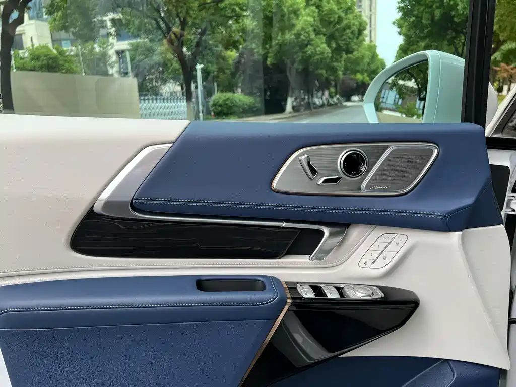 Buick Century 2025 2.0T 7-Seater Yunshi Edition