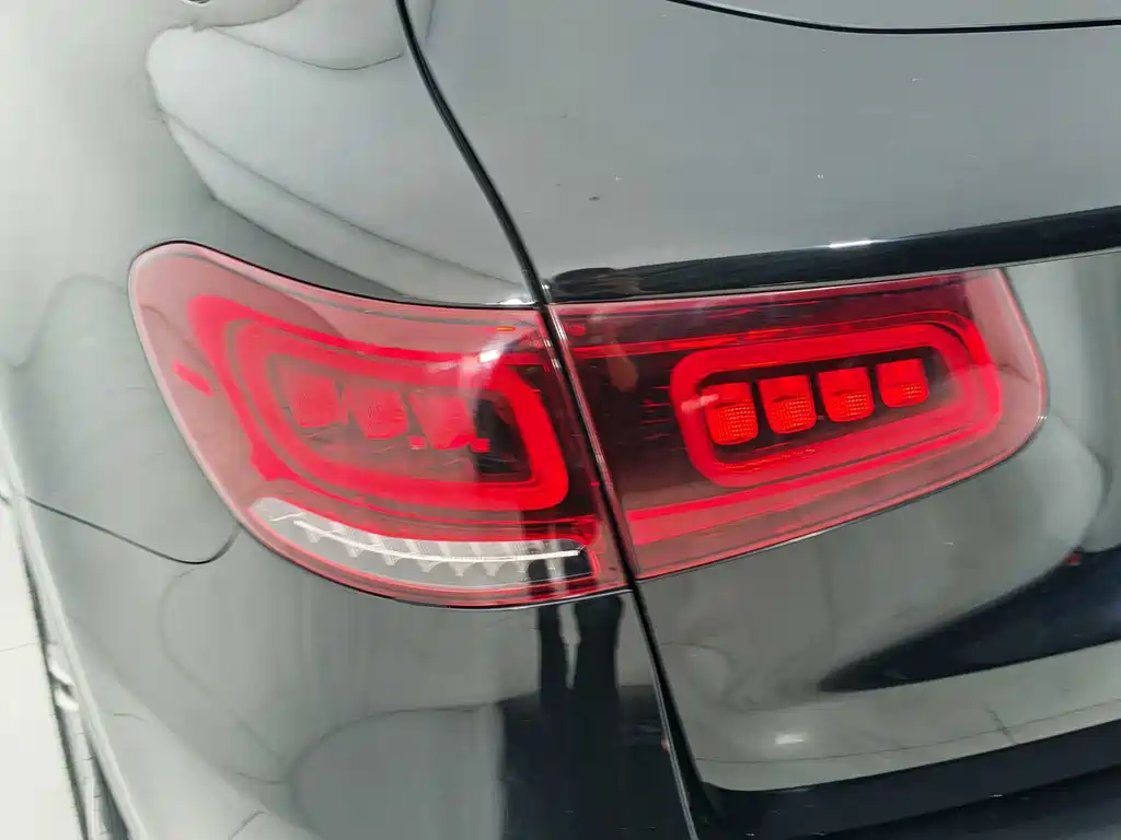 Mercedes-Benz GLC 260 L 4MATIC