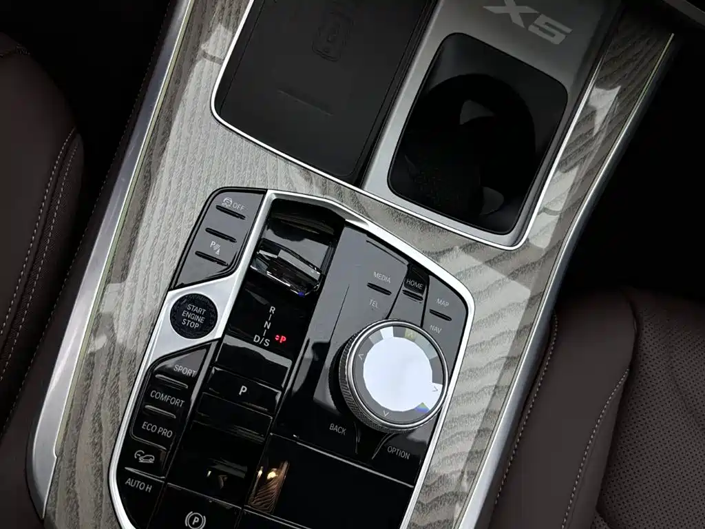 BMW X5 2026 xDrive 40Li M Sport Night Edition