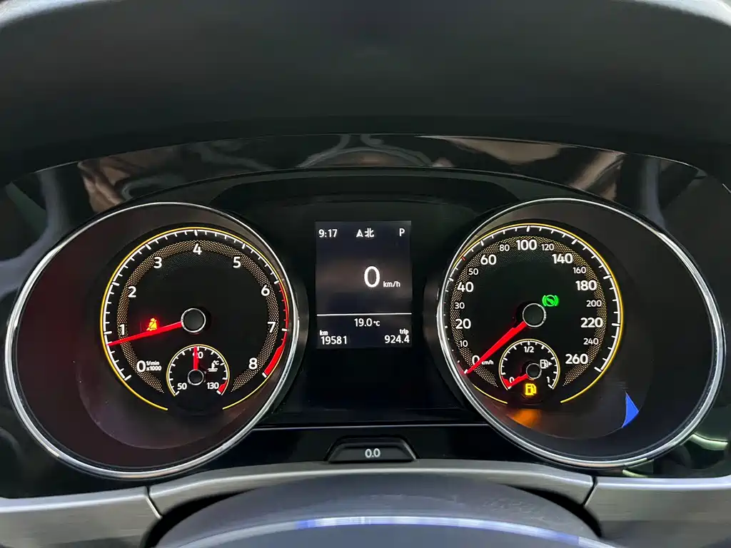 Volkswagen Touran L 280 TSI DSG Cross 7-Seater 2021