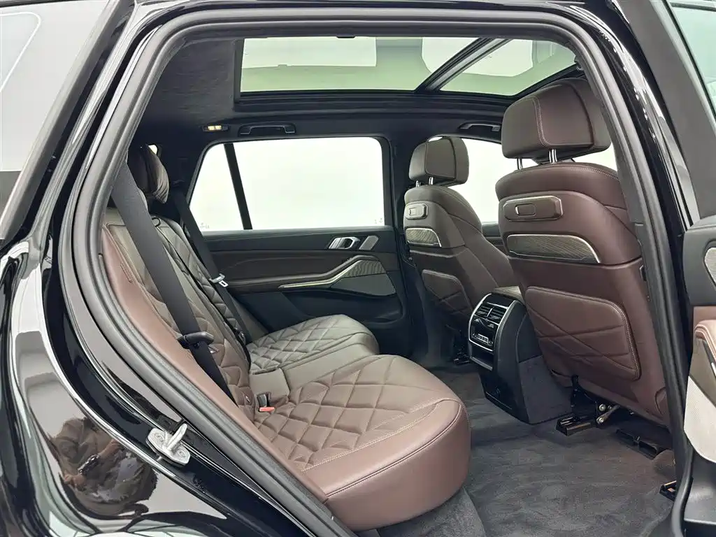 BMW X5 2026 xDrive 40Li M Sport Night Edition