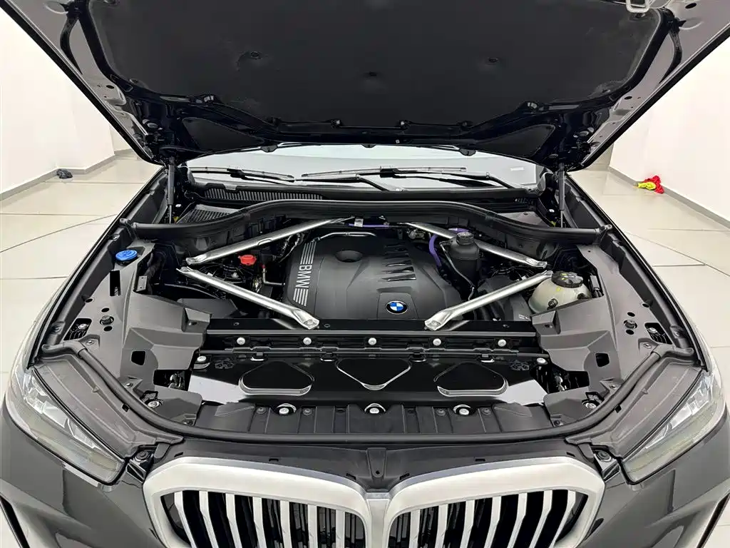 BMW X5 2026 xDrive 40Li M Sport Night Edition