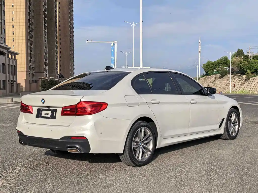 BMW 5 Series 2019 525Li M Sport Package
