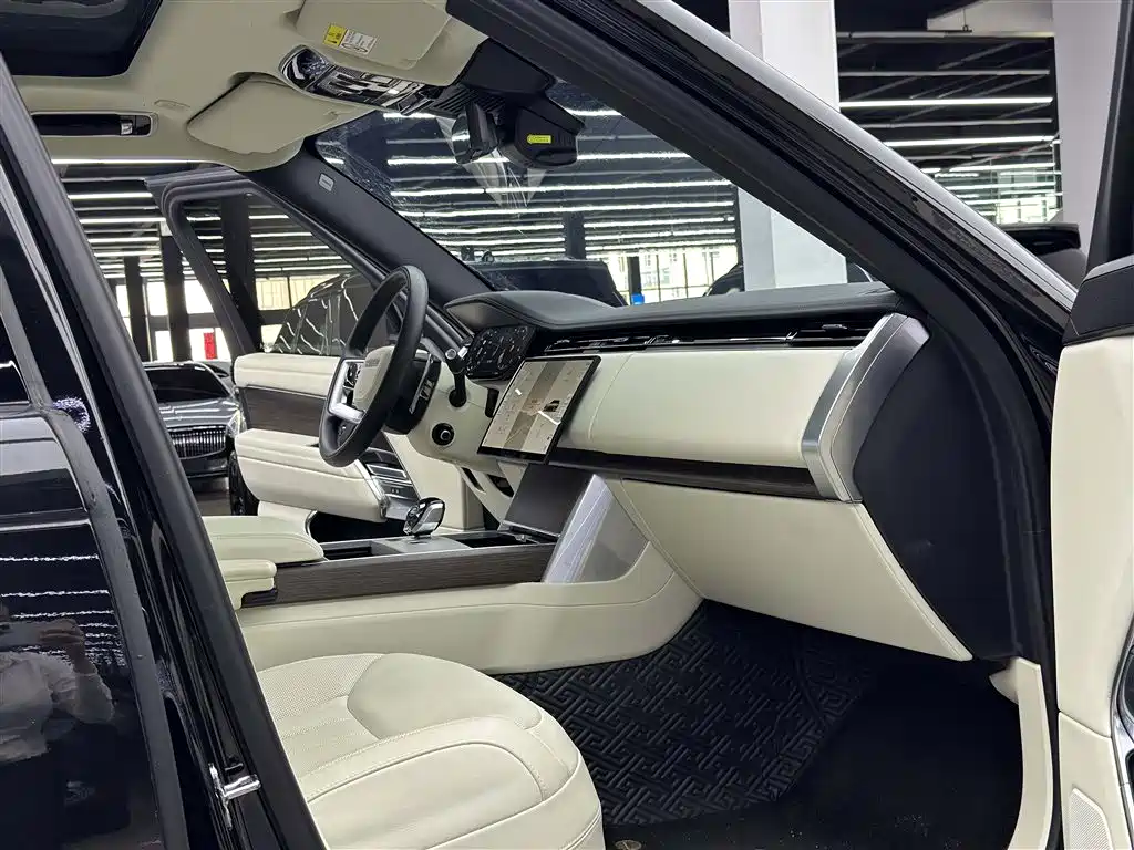 Range Rover 2025 3.0L 400PS Long Wheelbase