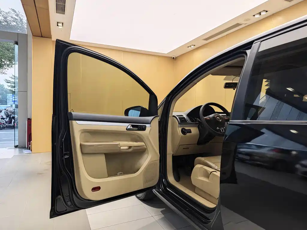 Volkswagen Touran 2011 1.4T Manual Zhishang Edition 5-seater