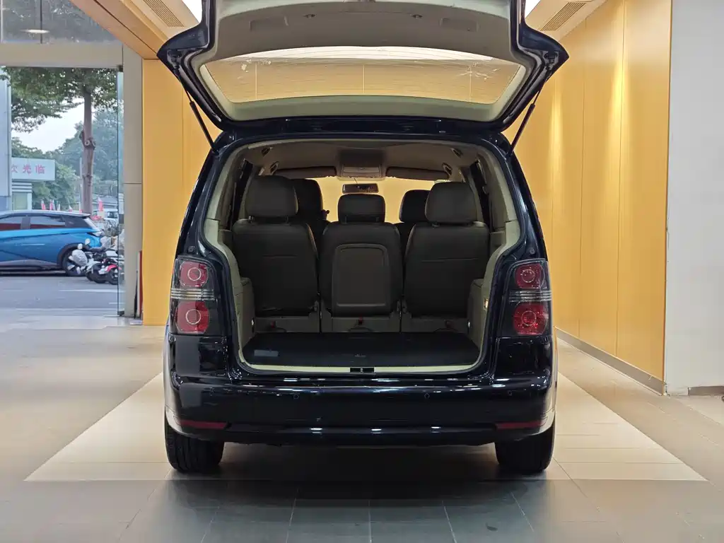 Volkswagen Touran 2011 1.4T Manual Zhishang Edition 5-seater