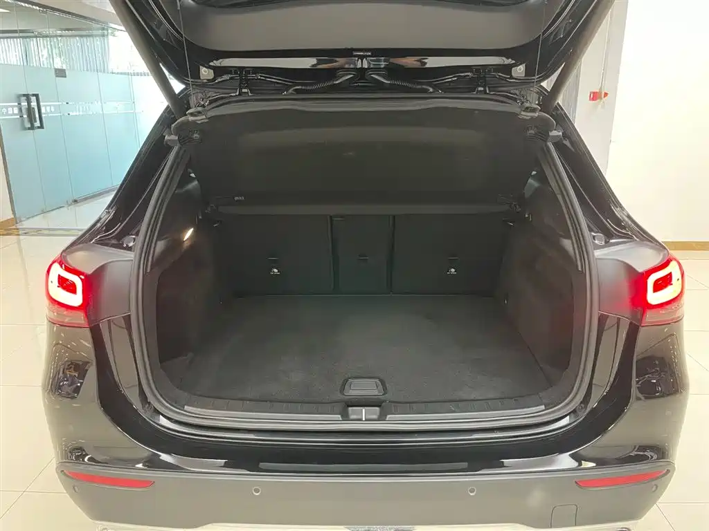 Mercedes-Benz GLA 200 2020