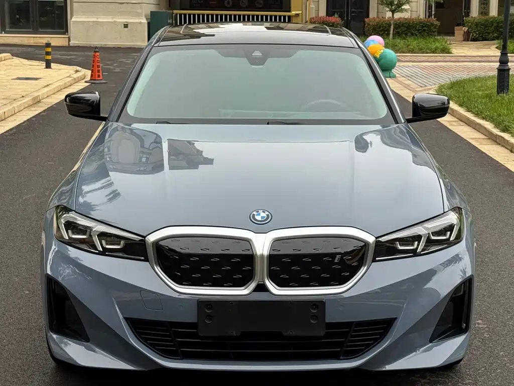 BMW i3 eDrive 35 L 2024