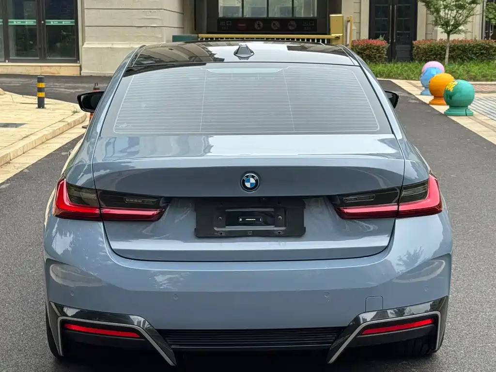 BMW i3 eDrive 35 L 2024