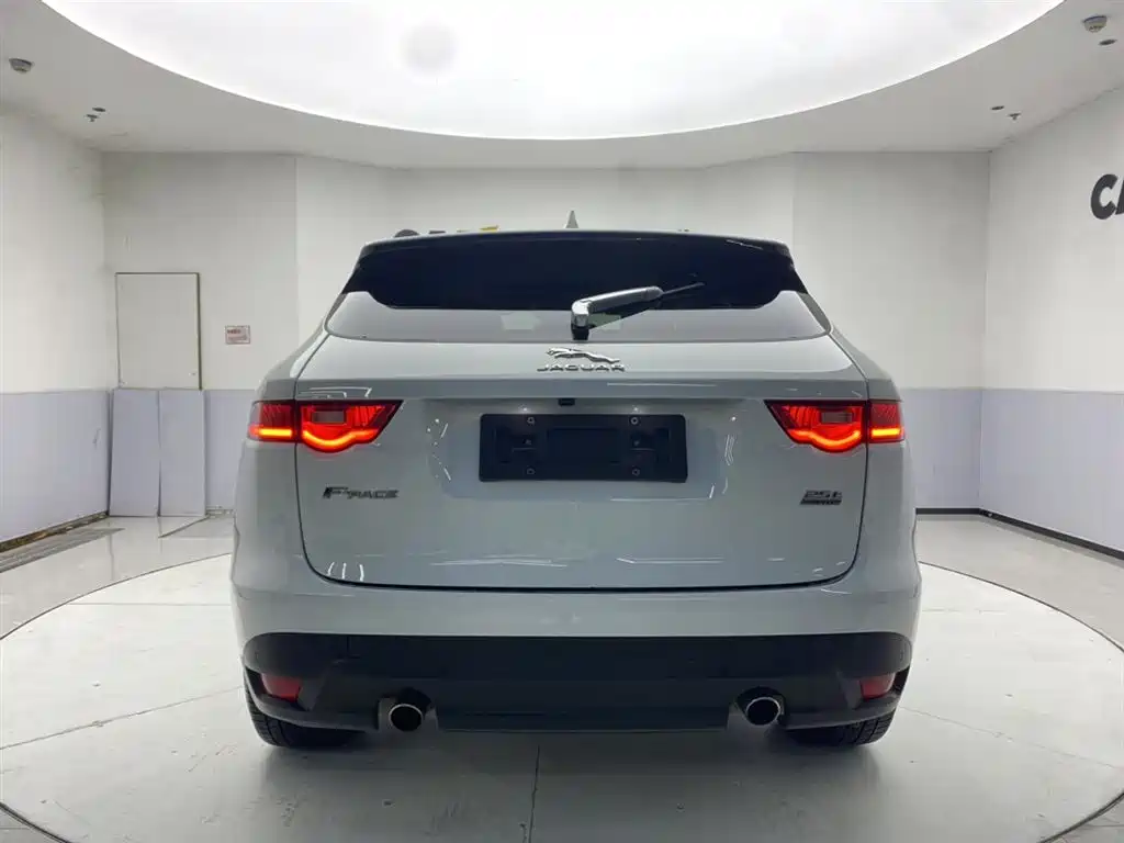 Jaguar F-PACE 2018 2.0T AWD Urban Prestige Edition