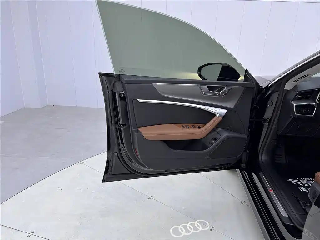Audi A7L 2024 45 TFSI quattro Luxury