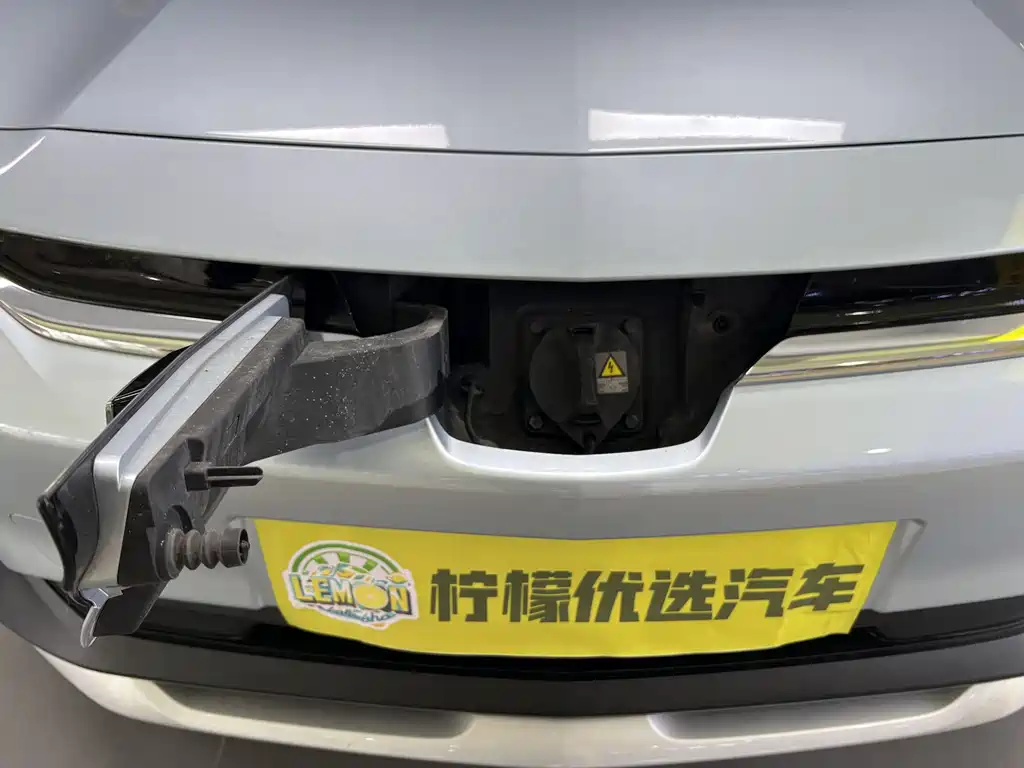 Chevrolet Menlo 2022 Nebula Edition