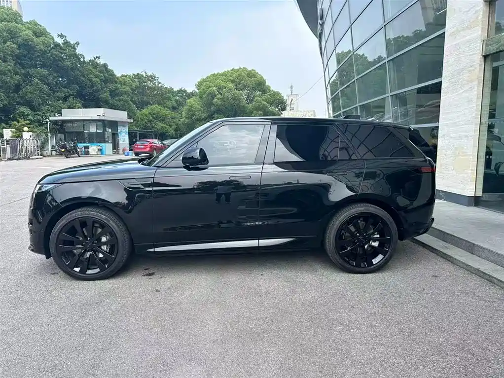 2026 Range Rover Sport 400PS Dynamic SE