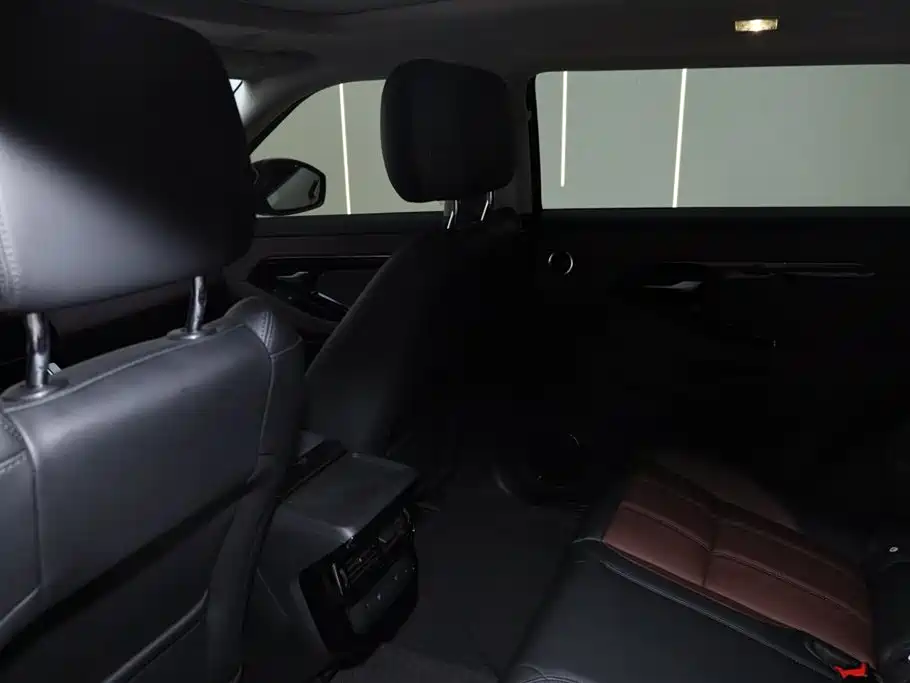 Range Rover Evoque L 2026 SE