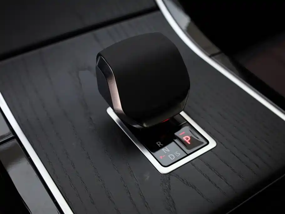 Range Rover Evoque L 2026 SE