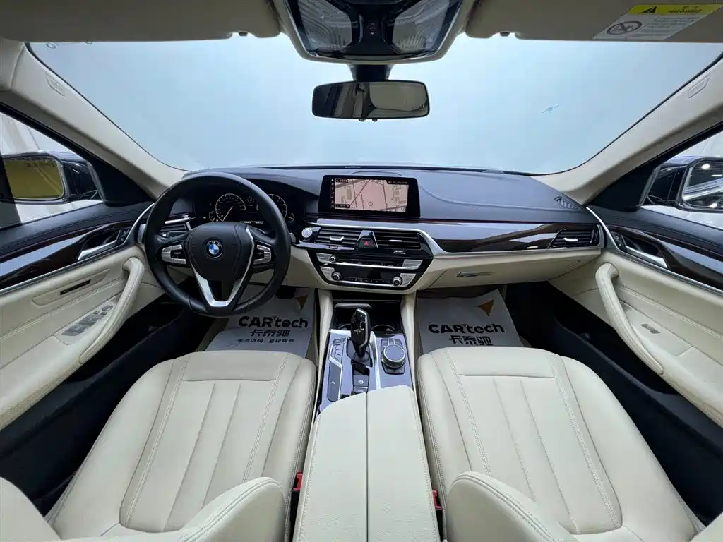 BMW 5 Series 2019 525Li Luxury Package
