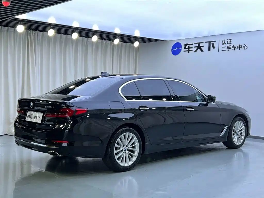 BMW 5 Series 2019 525Li Luxury Package