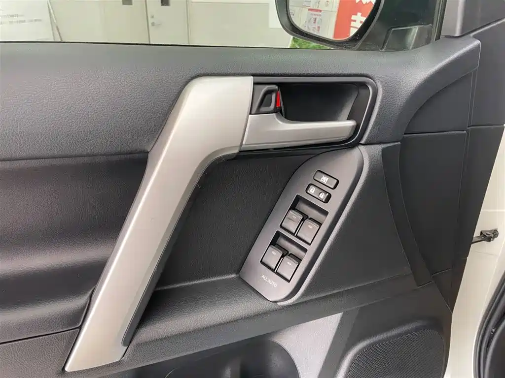 Prado 2019 3.5L Automatic TX-L Premium Edition Rear-Mounted Spare Tire