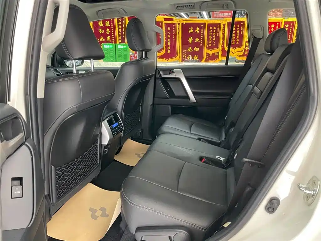 Prado 2019 3.5L Automatic TX-L Premium Edition Rear-Mounted Spare Tire