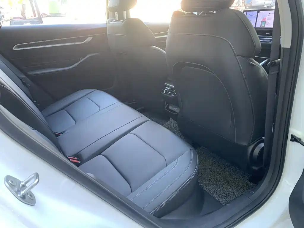 Emgrand 2026 4 Million Commemorative Edition 1.5L CVT Beyond