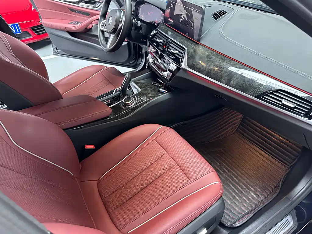 BMW 5 Series 2022 Facelift II 525Li M Sport Package