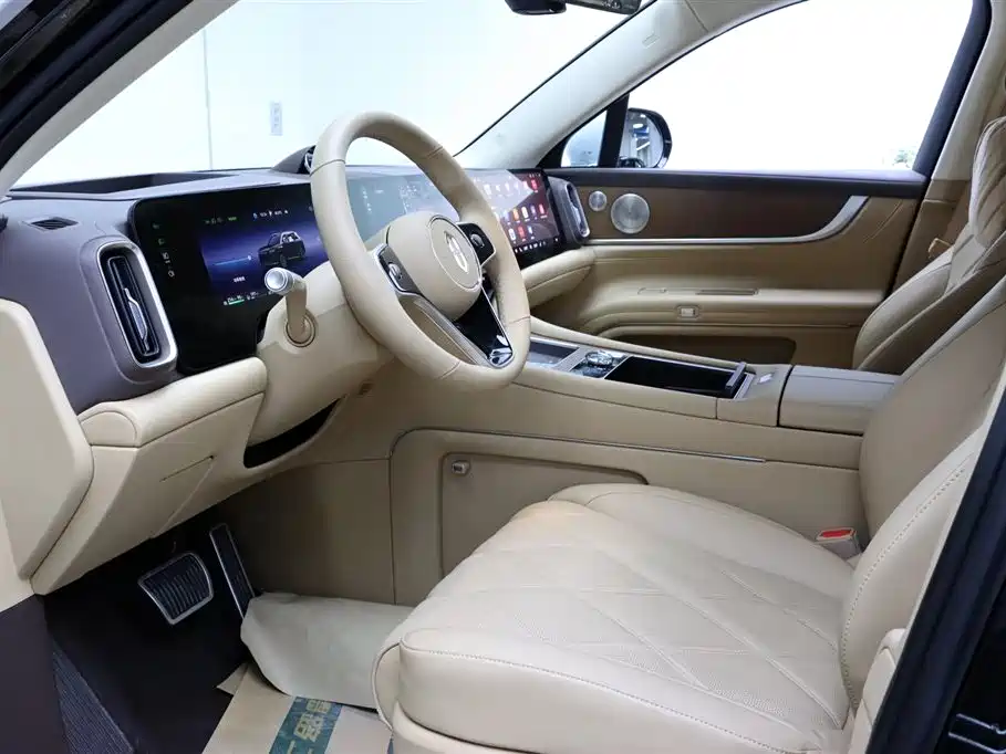 AITO M9 2025 EREV Ultra Edition 52kWh 6-Seater with 192-Line LiDAR